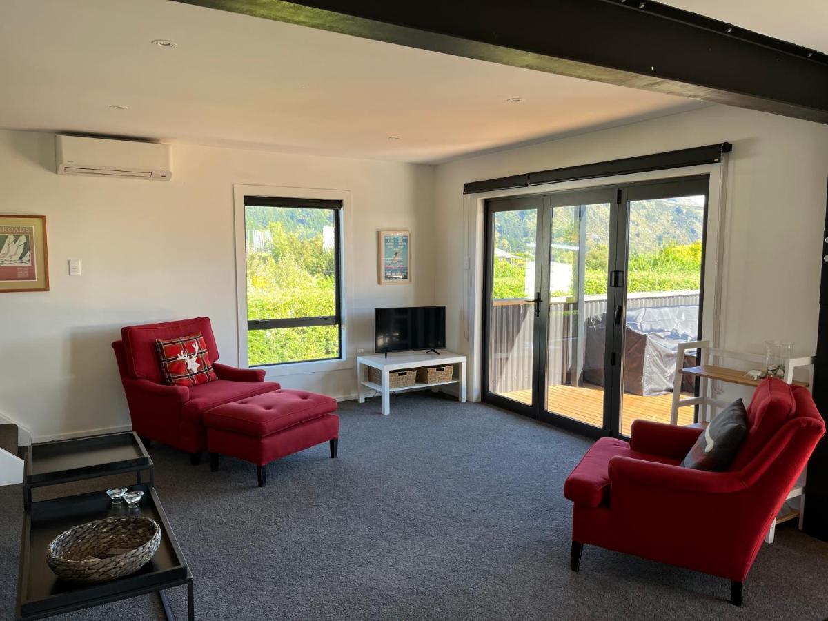 Views On Parry - Lake Hawea Holiday Home Exterior foto